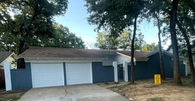 Building Photo - 704 W Pleasantview Dr Rental