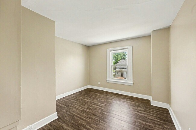 Photo - 427 Kolping Ave