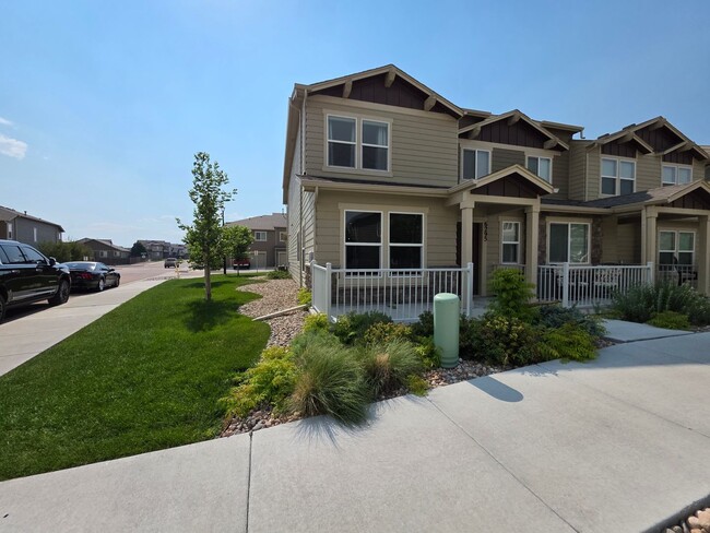 Photo - Gorgeous 2 Bed 3 bath Town Home In Lorson Ranch!!