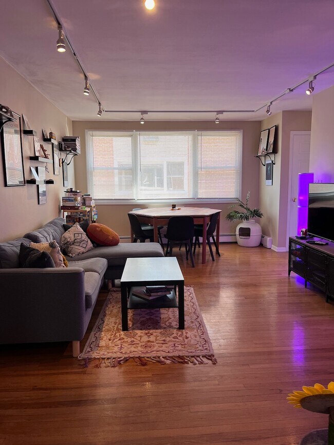 Photo - 1531 W Sherwin Ave Unit 2N