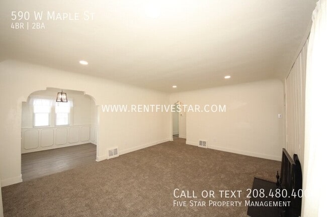 590 W Maple St