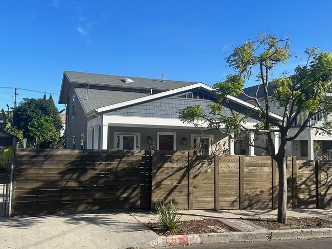 Building Photo - 340 N La Fayette Park Pl