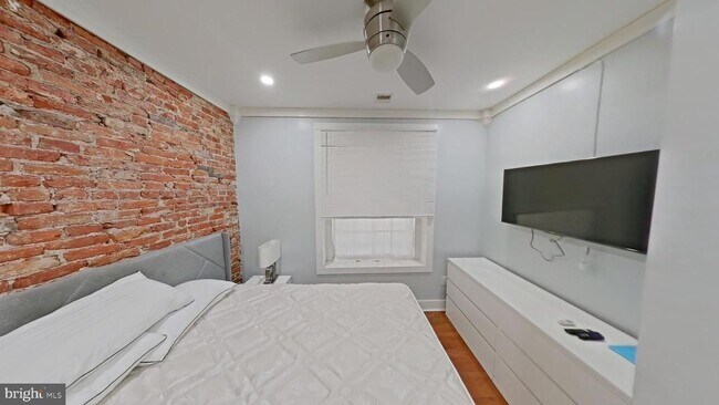 Photo - 126 N 53rd St