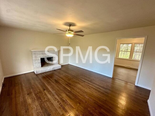 Photo - 612 Landfair Dr