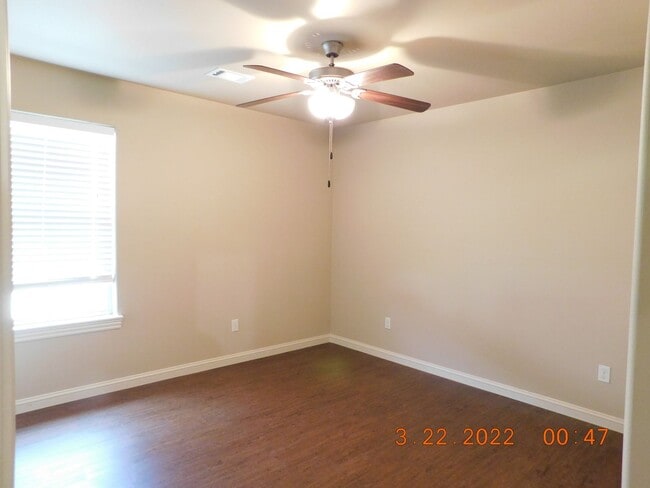 Photo - 1002 Springhill Rd