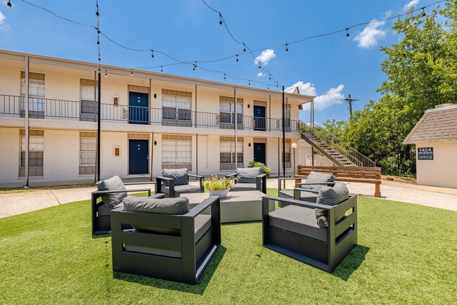 VILLAS1404_EXTam_724_005xf - Villas at 1404