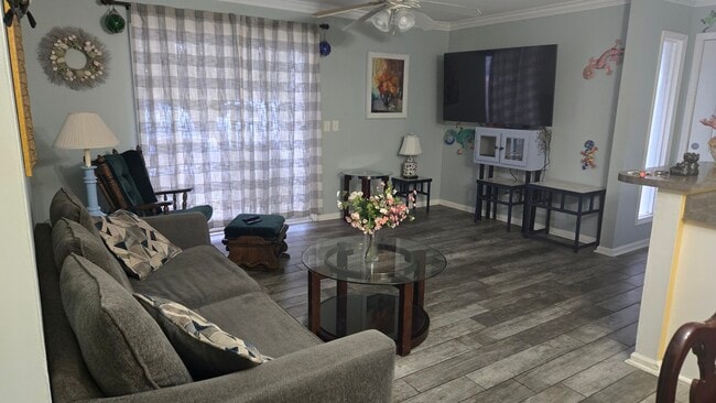 Building Photo - 1356 Glenns Bay Rd Unit F202