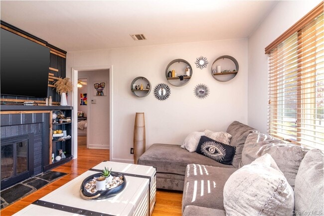 Photo - 22 Carman Blvd