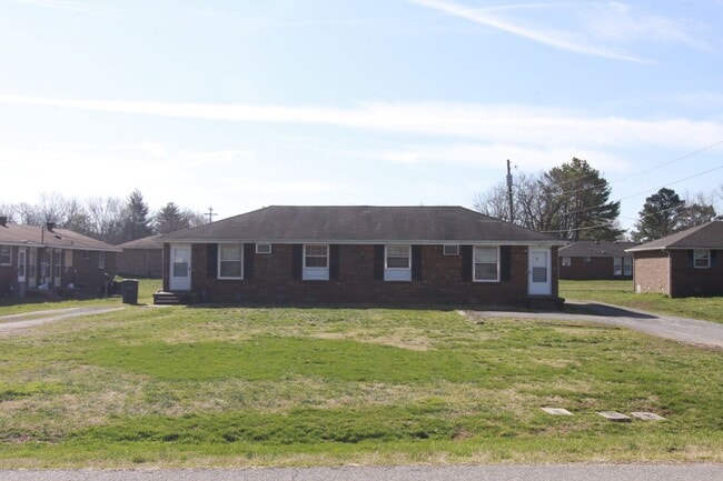Building Photo - 113 Tandy Dr Unit 113B