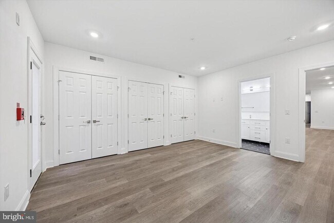 Photo - 838 S 51st St