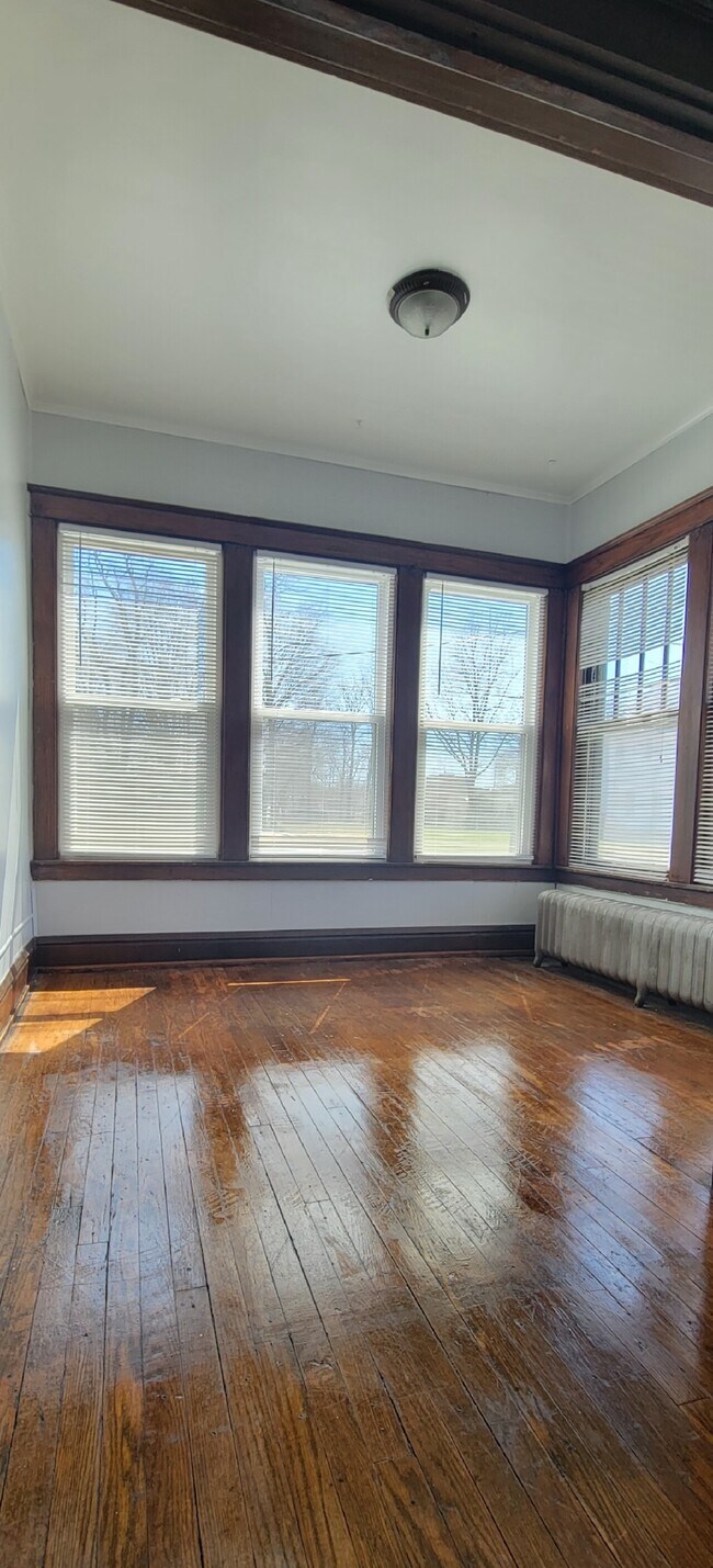 43 W. North St Quad Plex Condo Unit 2 Condo for Rent in Galesburg, IL