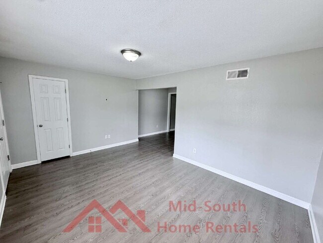 83 Eastview Dr