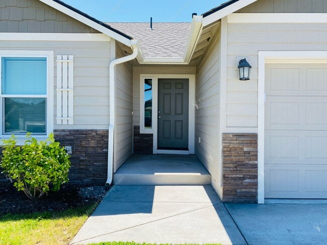Photo - Charming 3-Bedroom, 2-Bath NW Redmond Home