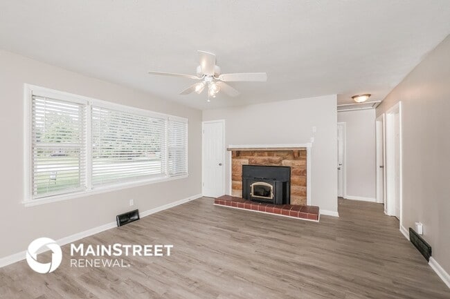 Photo - 7809 Axtell Ave