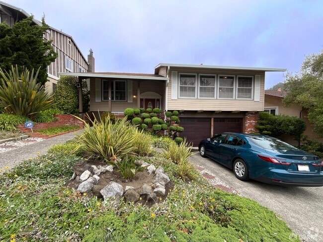 Building Photo - 1032 Everglades Dr Rental