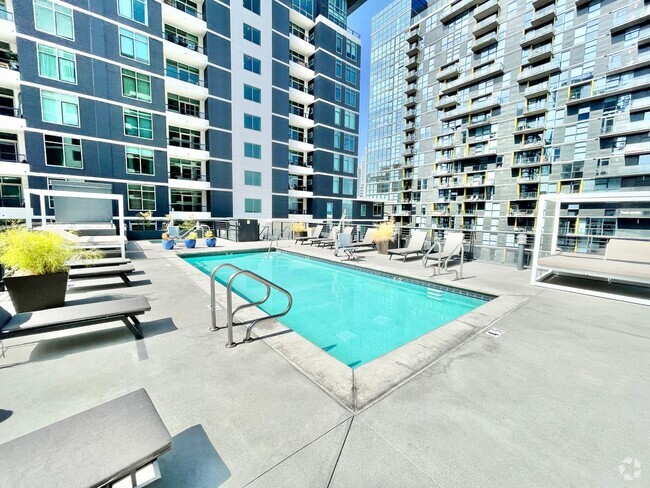 Building Photo - Bright 1B/1BA located at Acqua Vista in Do... Unit 852 Rental