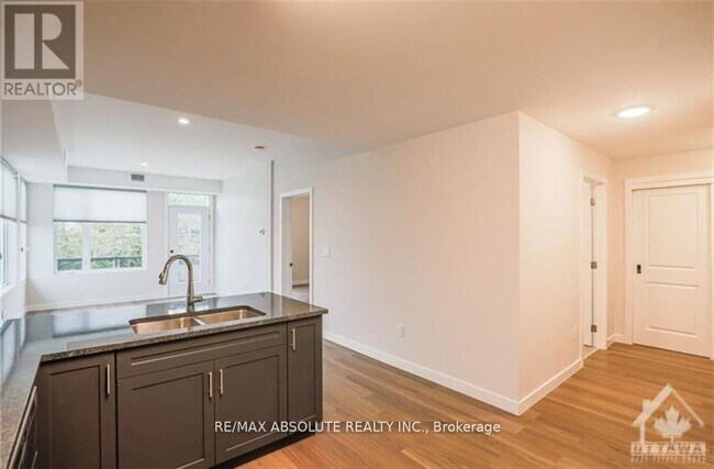 Photo - 5992 Hazeldean Rd