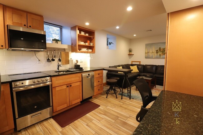 Building Photo - 182 Babcock St Unit 1R