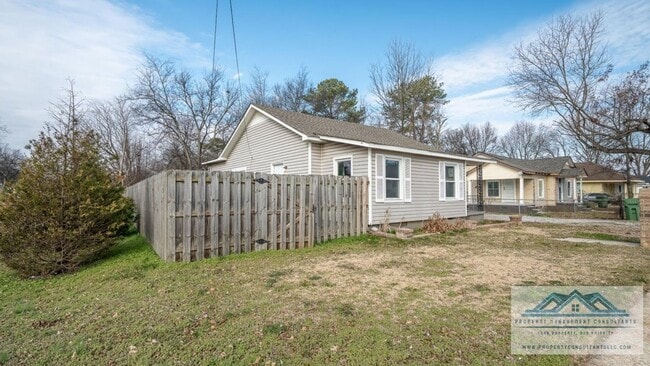 Photo - 2024 1st St SW