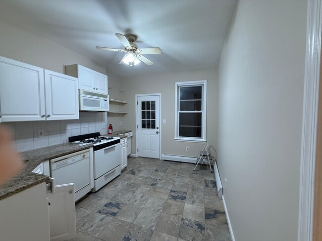 Building Photo - 424 Kennedy Blvd Unit 1