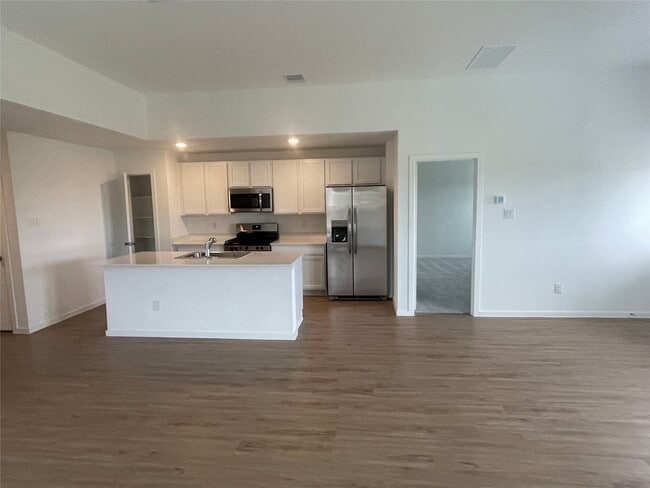 Photo - 827 Rosewood Trl