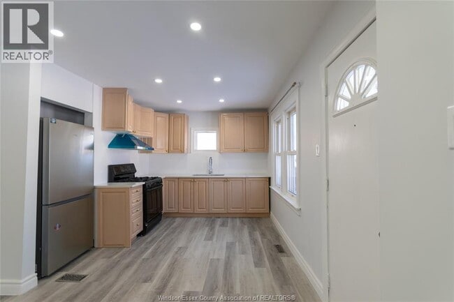 Photo - 1819 Francois Rd