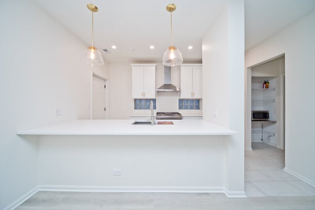 Photo - 301 W Goethe St Unit 103