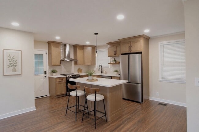 114 Woodridge Dr