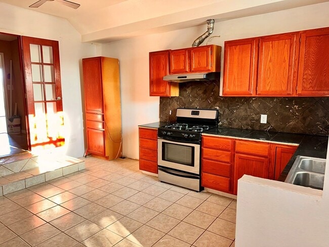 Photo - 2621 N Vega Ave