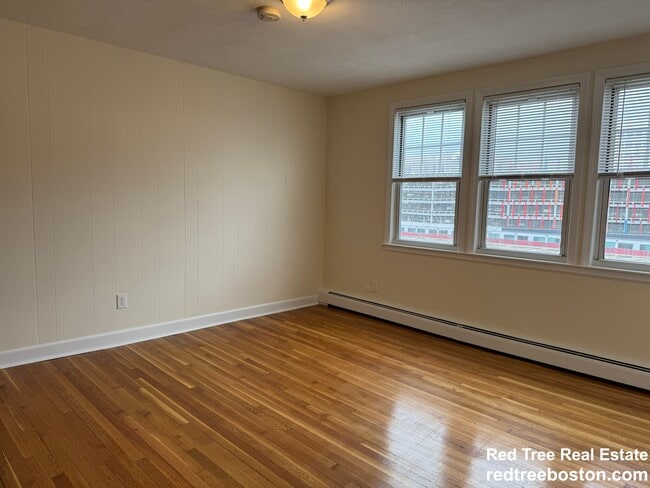 Photo - 168 N Beacon St Unidad 2A