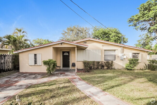 Building Photo - 1901 NW 152nd St Rental