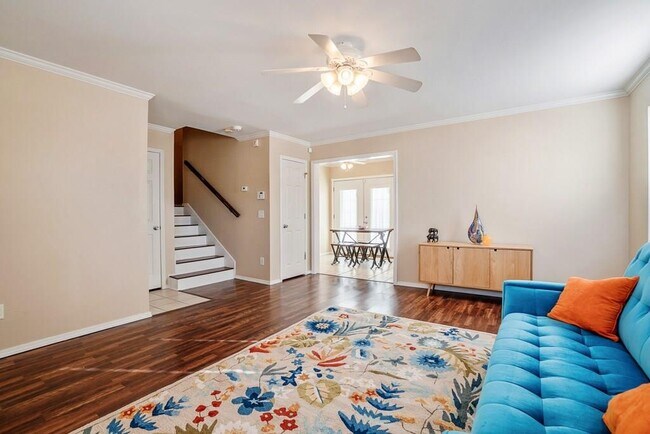 Photo - 324 Belmont Dr