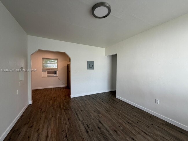 Photo - 541 SW 7th St Unit 2