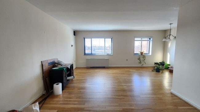 Photo - Utilities Included! Parking! Near Pentagon City Metro! Unidad 701