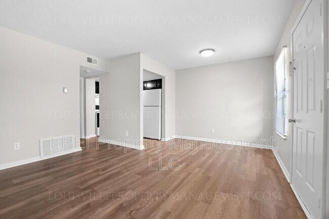 Photo - 111 E O'Bryan Ave