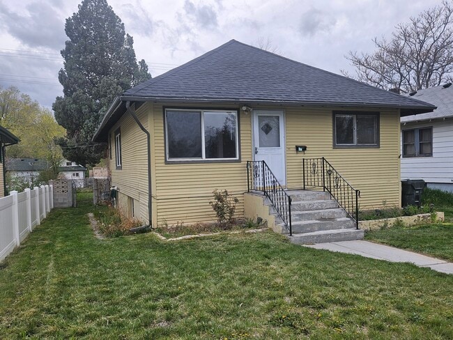 Building Photo - 1133 N Hayes Ave