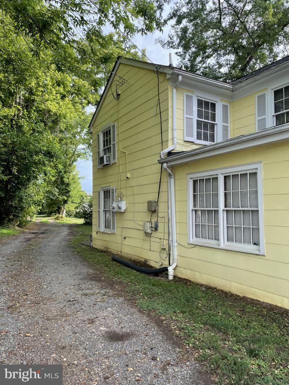 Photo - 627 Wolfe St Unit APT B