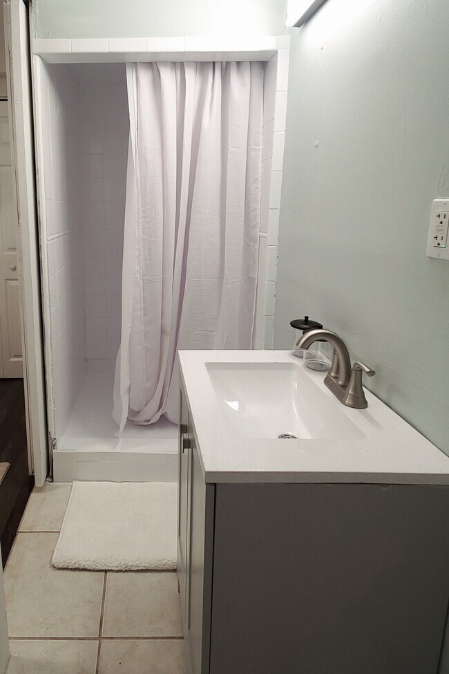 Photo - 1404 Park St Unit B