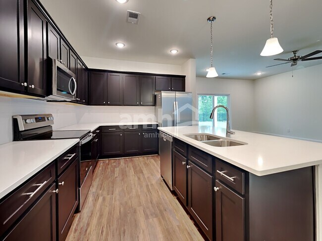 Photo - 189 Willow Ln