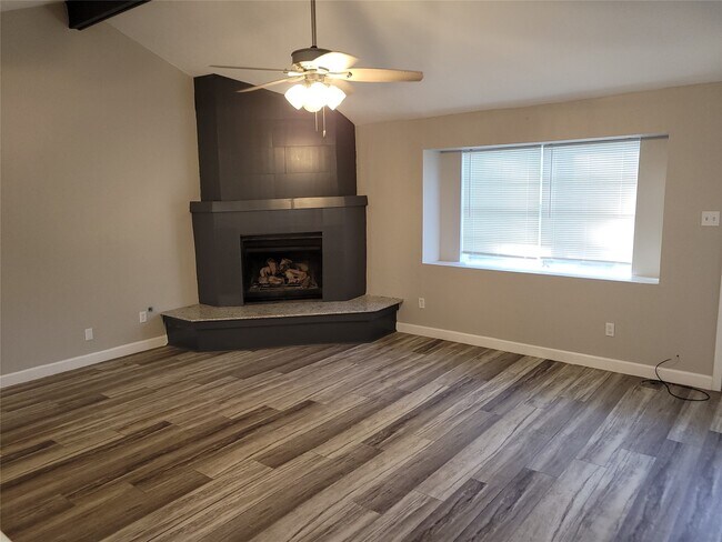 Photo - 13923 Ivymount Dr