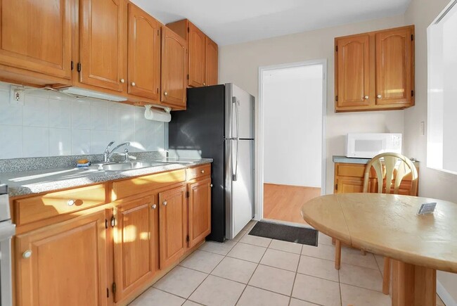 Spacious 1 Bedroom 1 Bathroom Available - Spacious 1 Bedroom 1 Bathroom  Available Condo Unit 6L