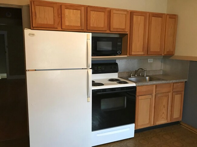 5906 Arendes Dr Unit A / 2FL