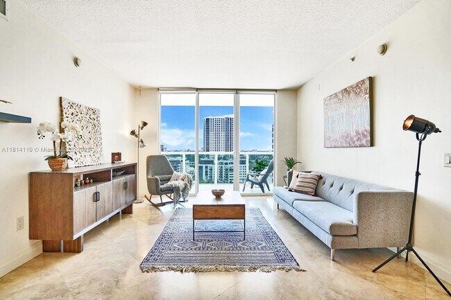 Building Photo - 350 SE 2nd St Unit 1550 Rental