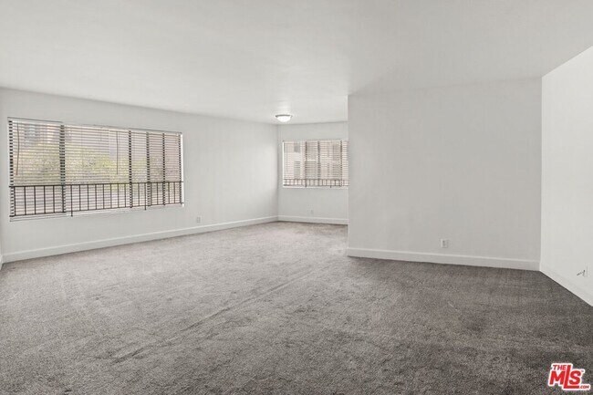 Photo - 10982 Roebling Ave Unit 423