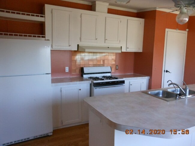 Photo - 450 Santa Anna St