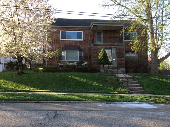 Building - 20 Chalfonte Pl Unit Upstairs