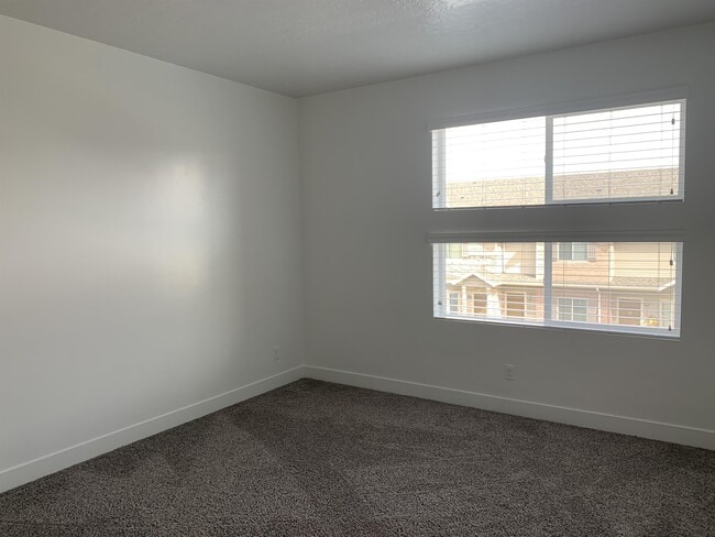 Photo - 875 Depot St