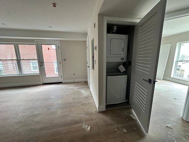 Photo - 945 52nd St NE