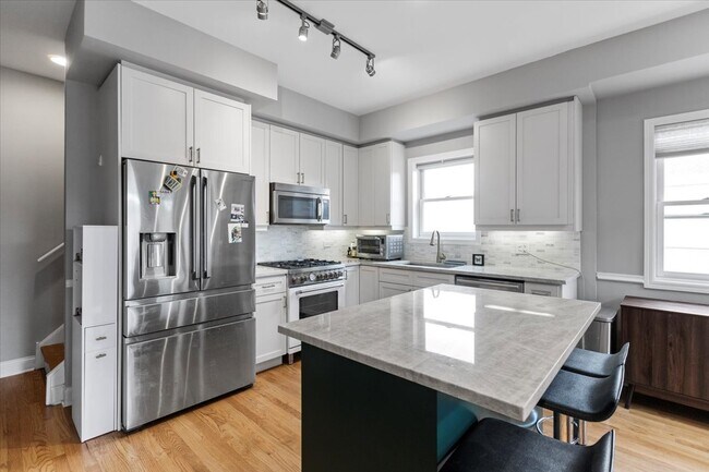 Photo - 2623 N Dayton St Unit 3S