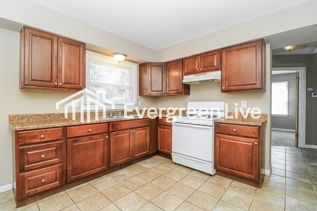 Photo - 230 W St Anthony Ln